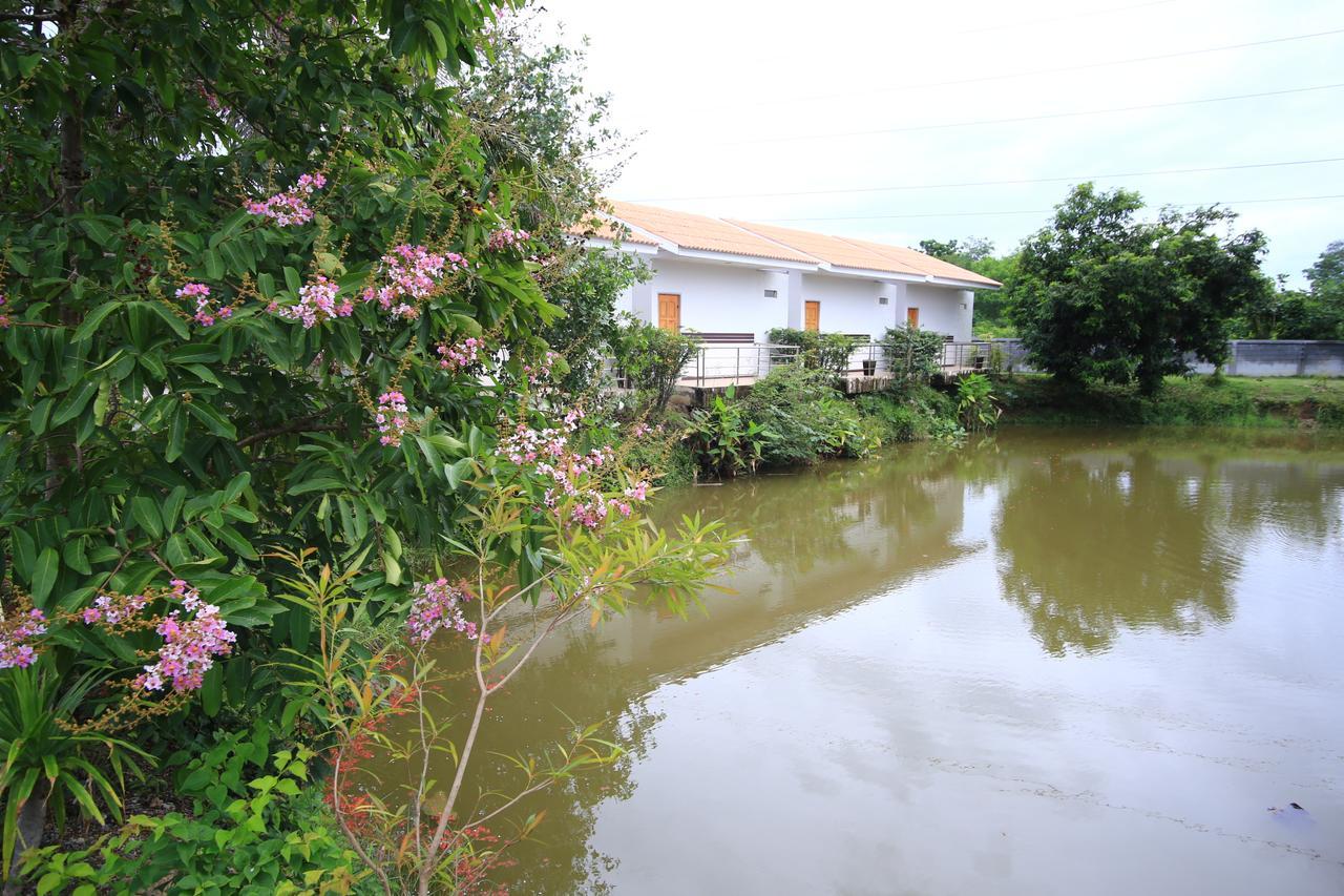 Baanpooya Hotel And Resort Tak Zewnętrze zdjęcie