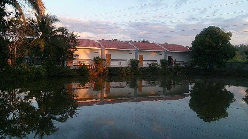 Baanpooya Hotel And Resort Tak Zewnętrze zdjęcie